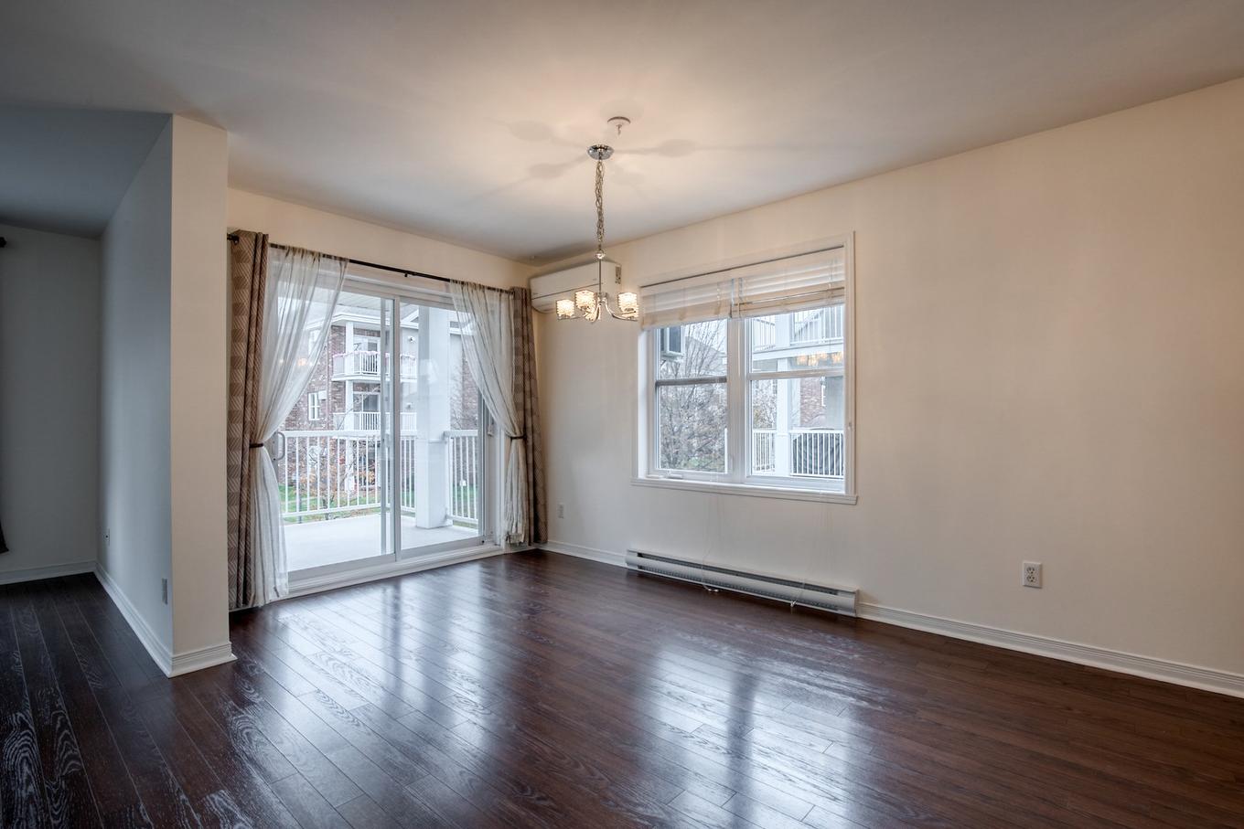 Salle à manger - 201-357 Rue De Montmartre, Saint-Jean-Sur-Richelieu, QC - Indoor Photo Showing Other Room