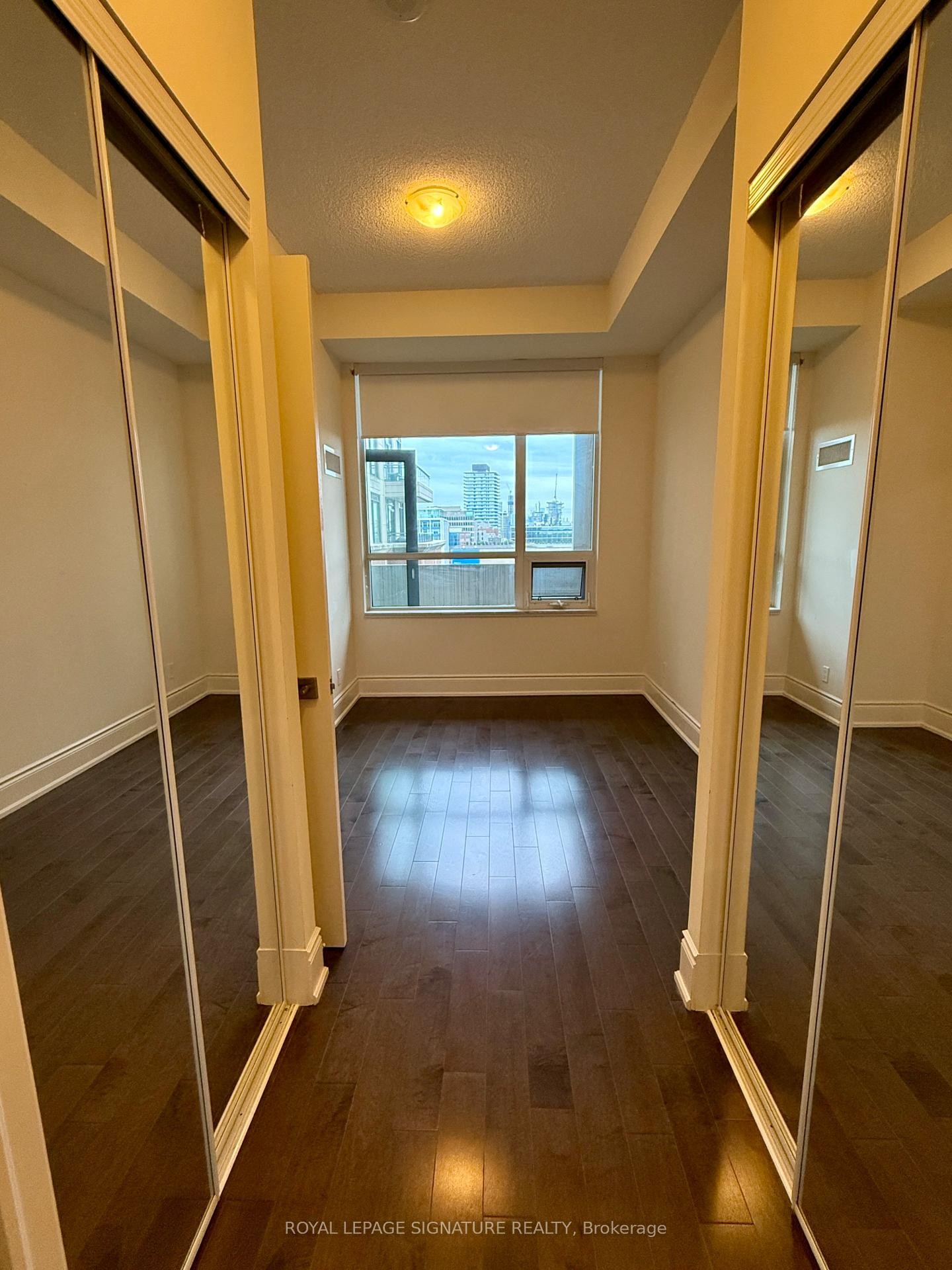 818-23 Glebe Road W, Toronto, ON - Indoor Photo Showing Other Room