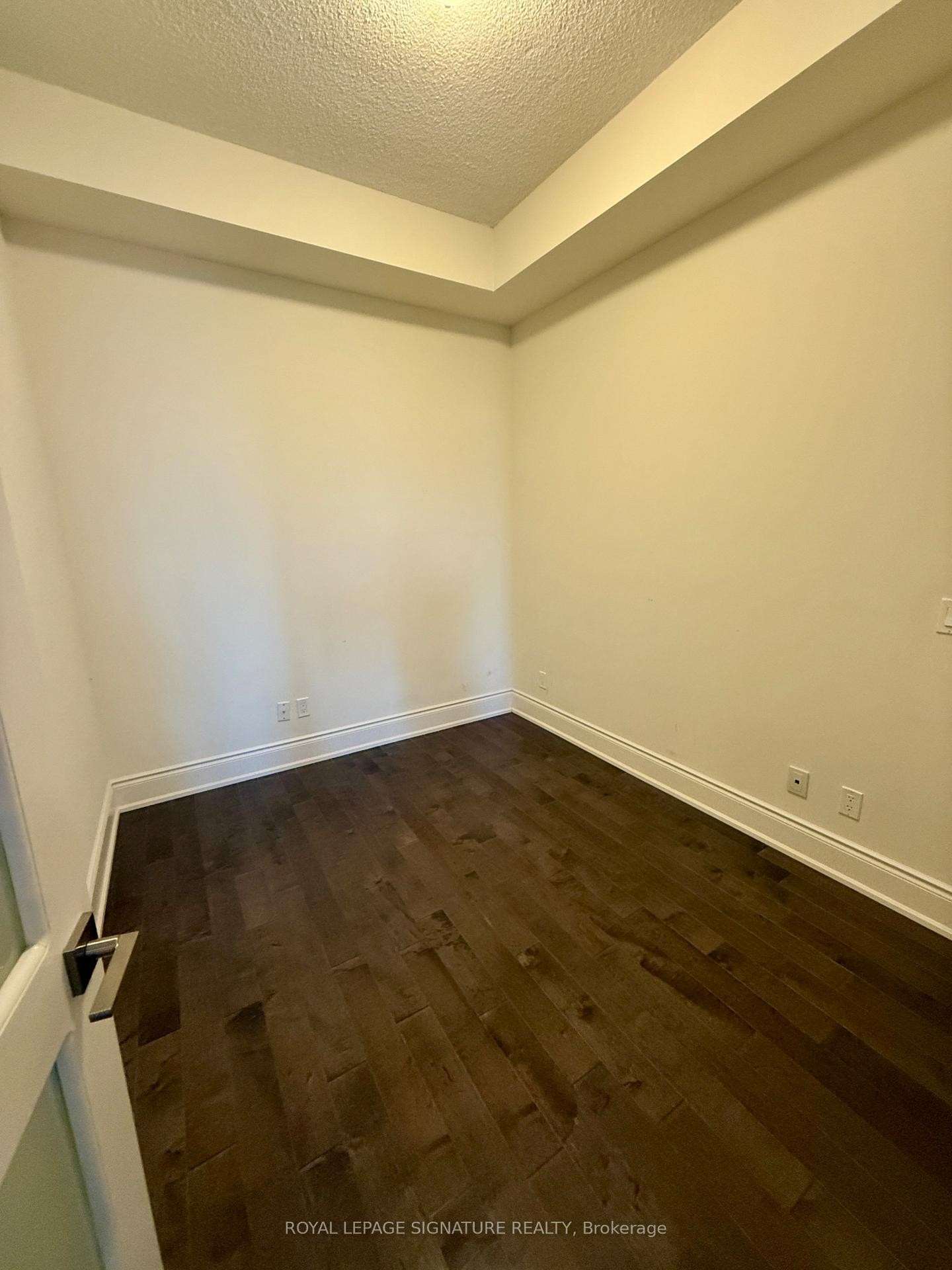 818-23 Glebe Road W, Toronto, ON - Indoor Photo Showing Other Room