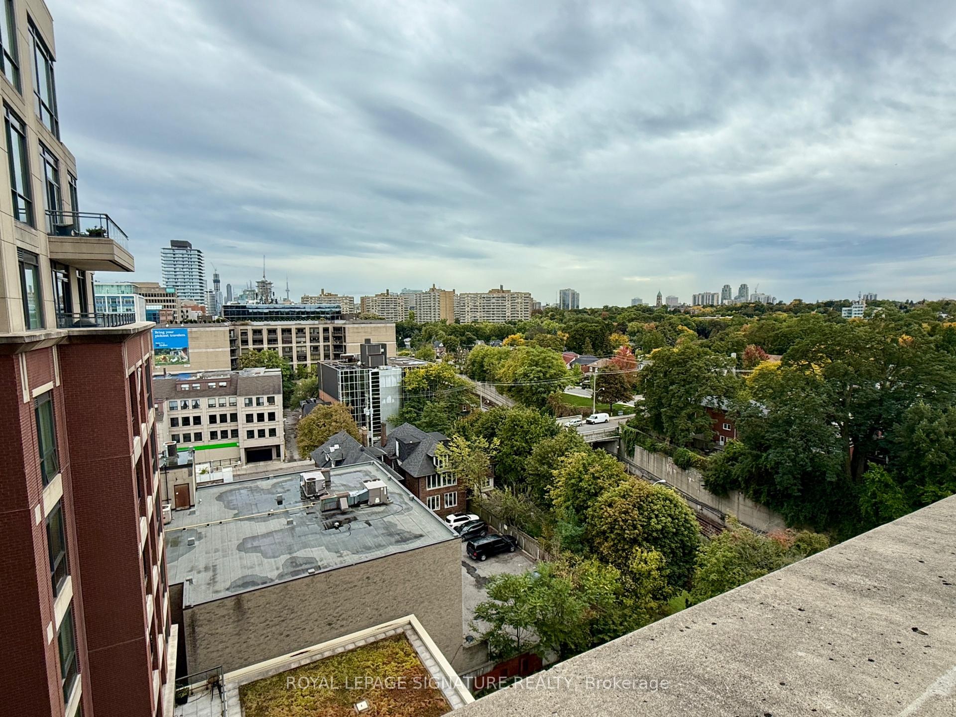 818-23 Glebe Road W, Toronto, ON - Outdoor With View