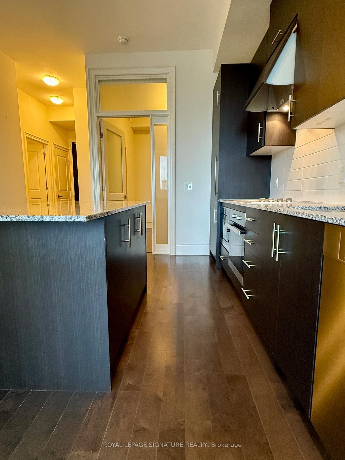 818-23 Glebe Road W, Toronto, ON - Indoor Photo Showing Kitchen