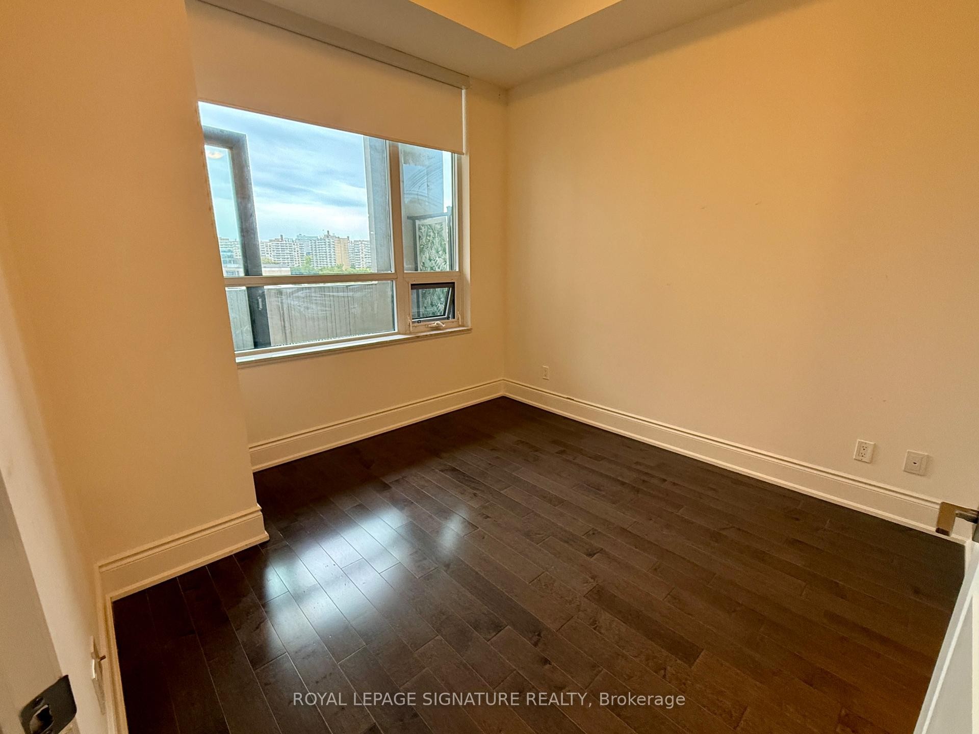 818-23 Glebe Road W, Toronto, ON - Indoor Photo Showing Other Room