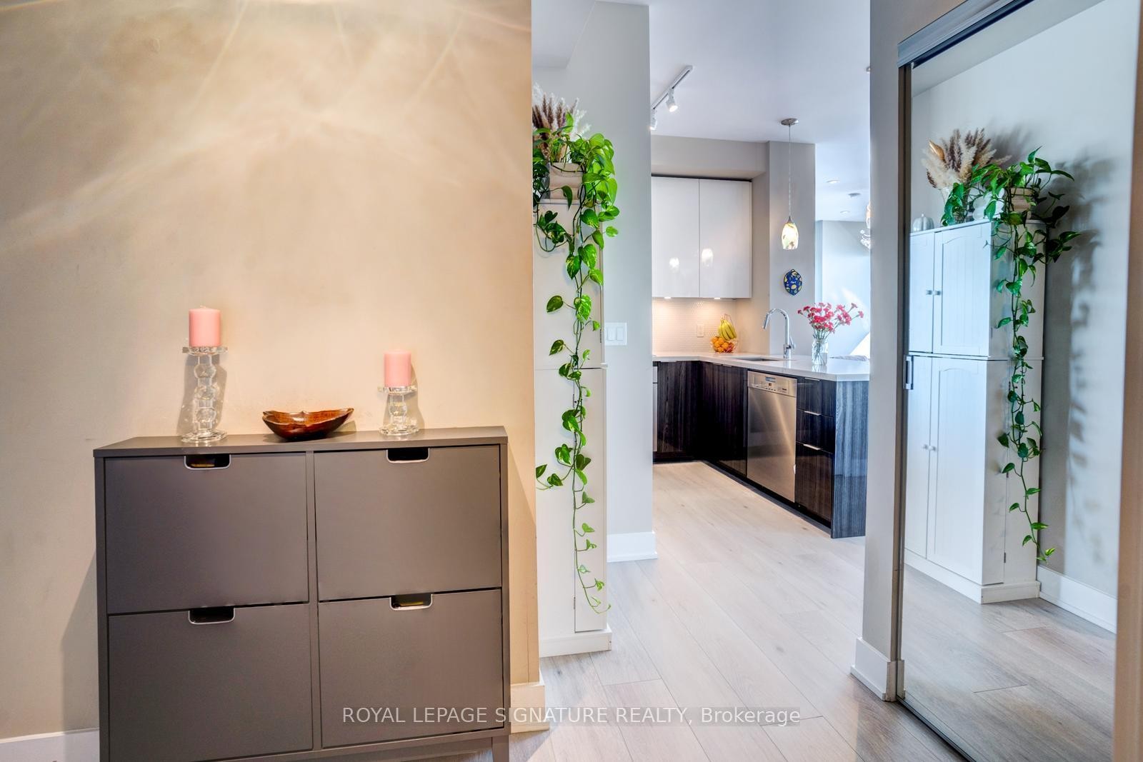 Lph05A-30 Shore Breeze Drive, Toronto, ON - Indoor Photo Showing Other Room