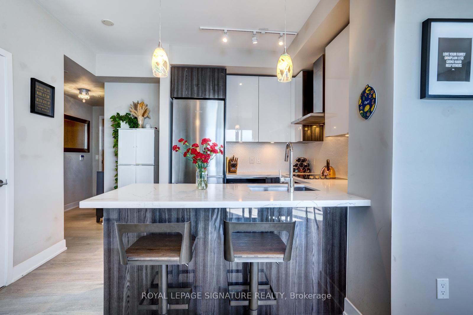 Lph05A-30 Shore Breeze Drive, Toronto, ON - Indoor