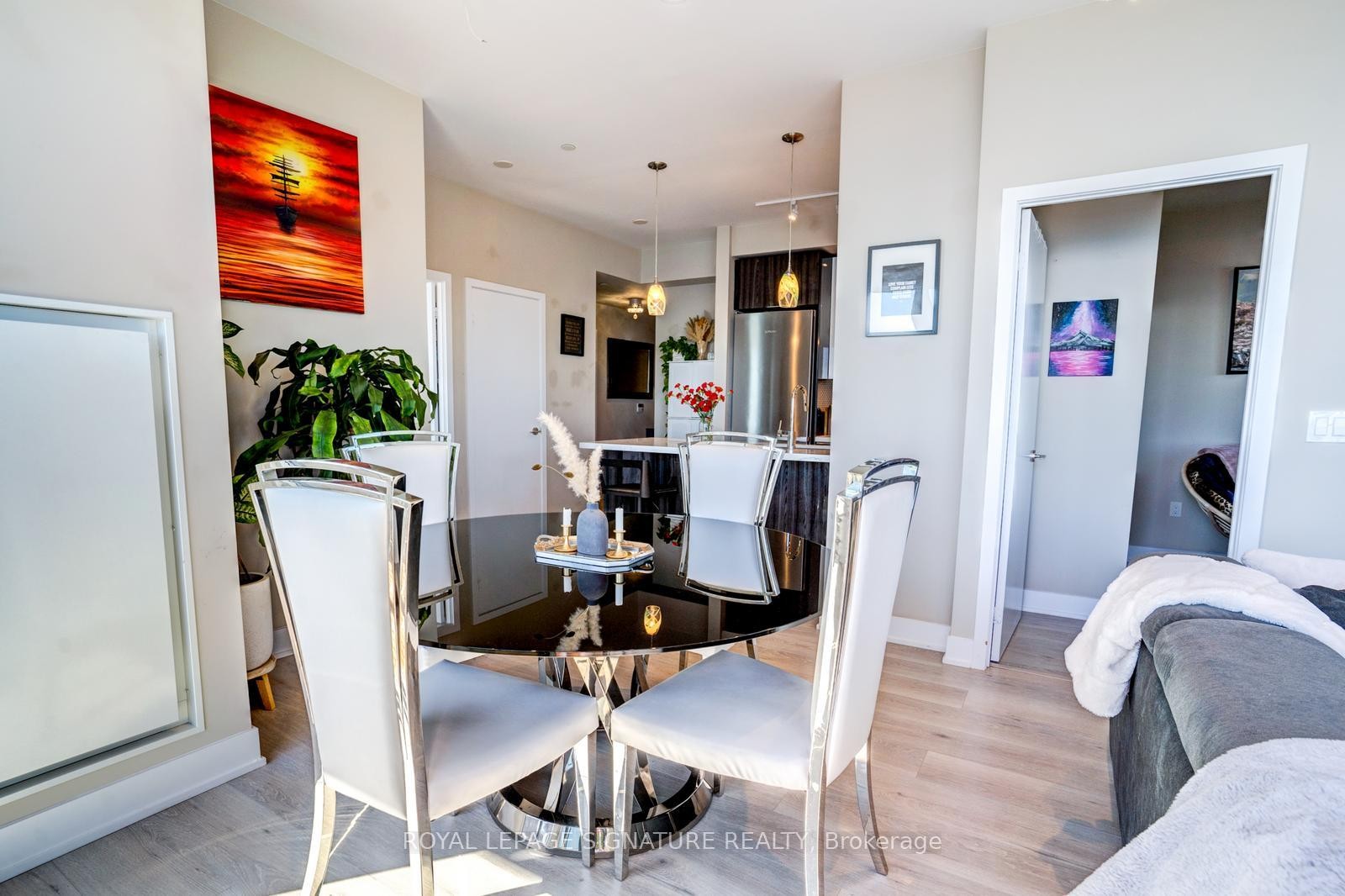 Lph05A-30 Shore Breeze Drive, Toronto, ON - Indoor Photo Showing Dining Room