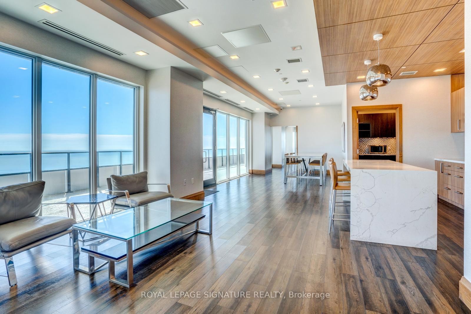 Lph05A-30 Shore Breeze Drive, Toronto, ON - Indoor