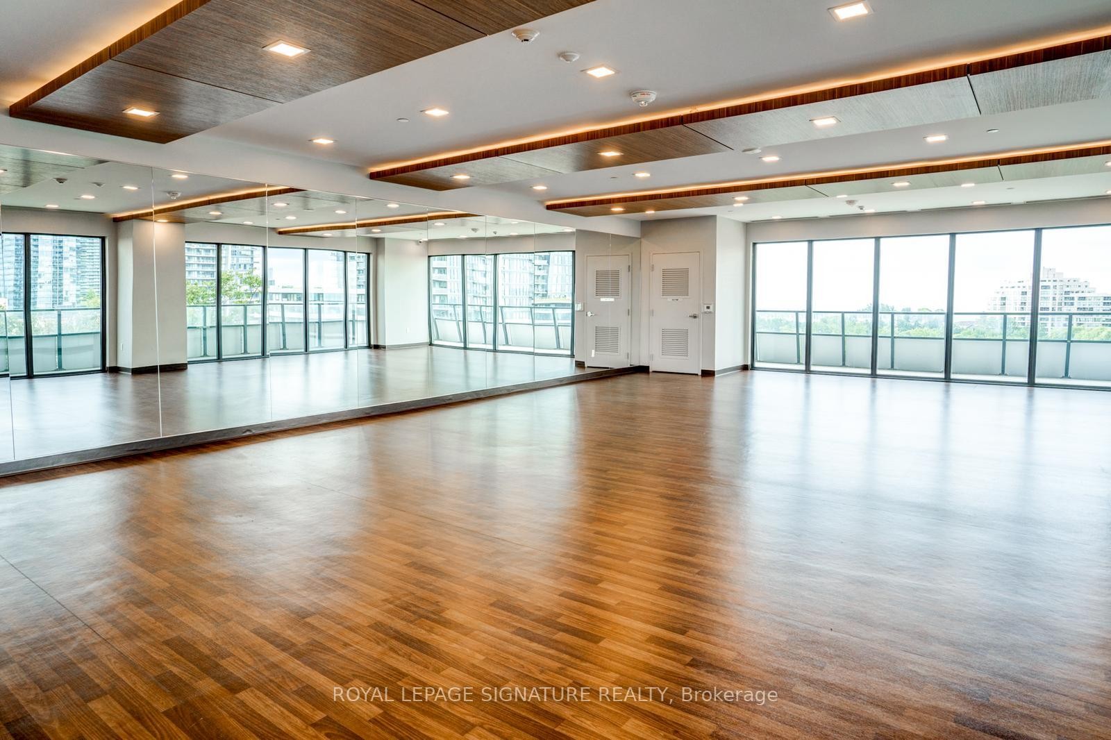 Lph05A-30 Shore Breeze Drive, Toronto, ON - Indoor Photo Showing Other Room