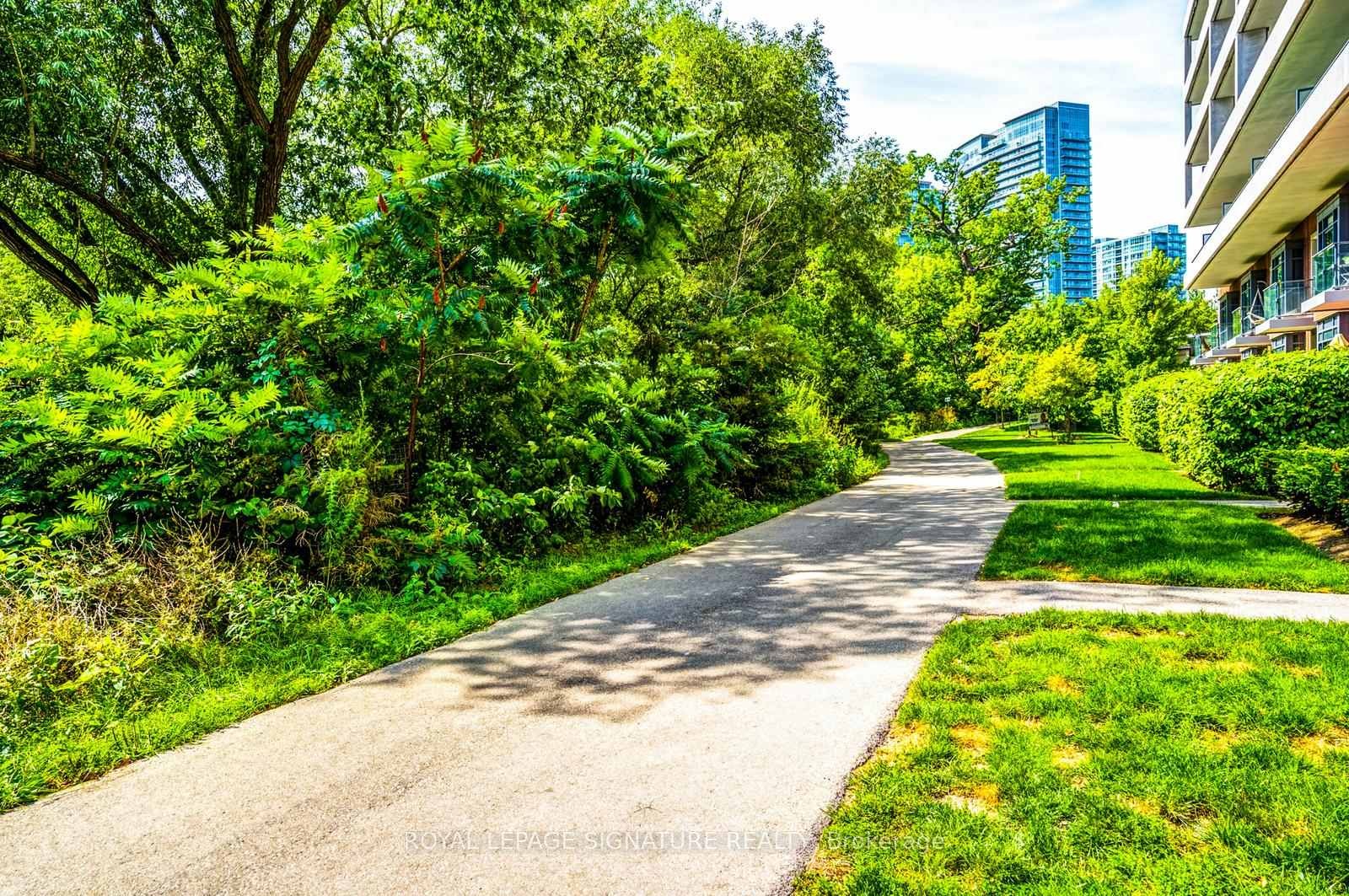 Lph05A-30 Shore Breeze Drive, Toronto, ON - Outdoor