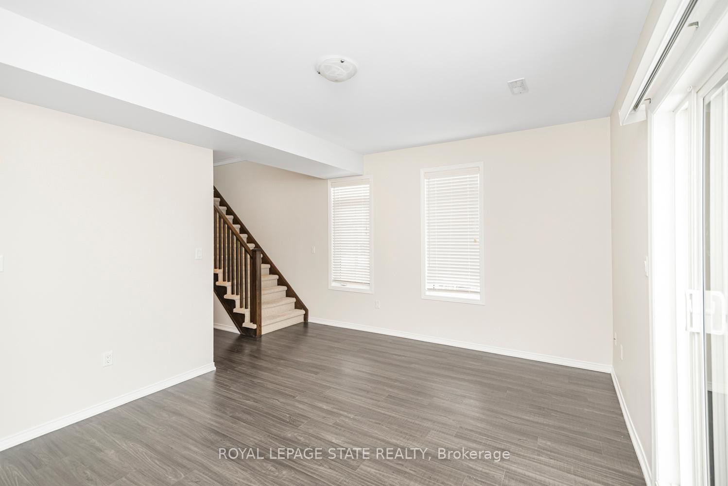 5038 Serena Drive E, Lincoln, ON - Indoor Photo Showing Other Room