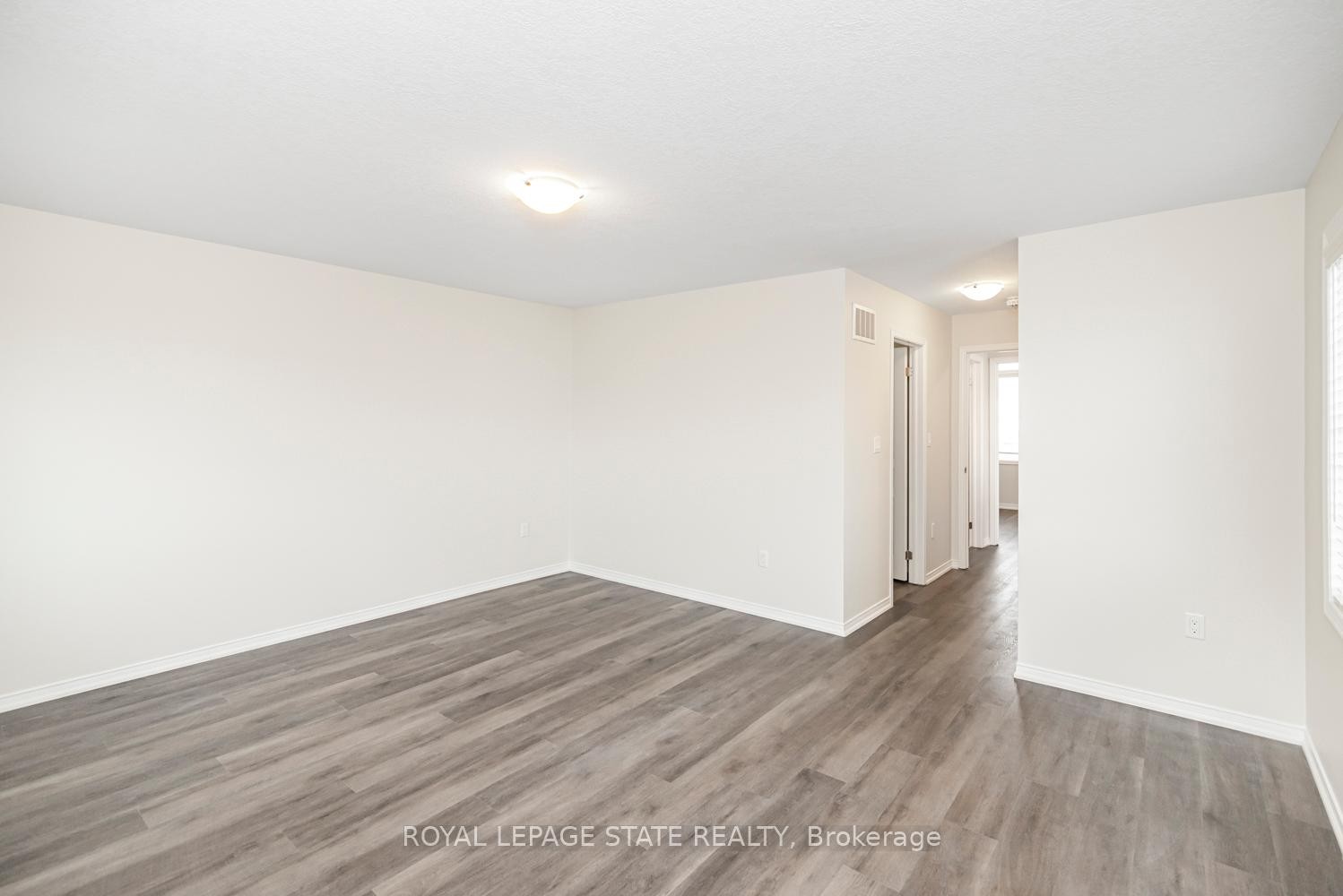 5038 Serena Drive E, Lincoln, ON - Indoor Photo Showing Other Room