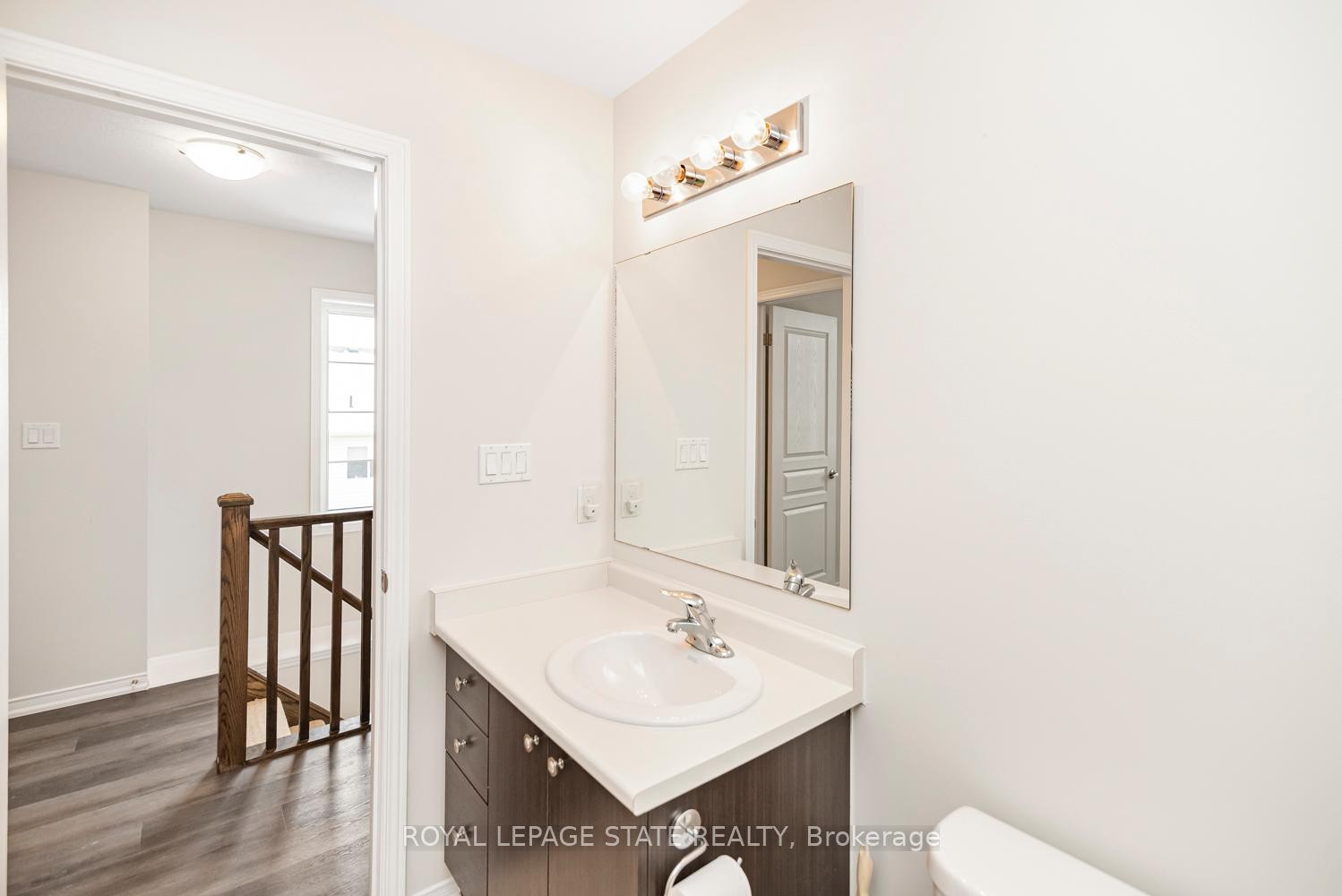 5038 Serena Drive E, Lincoln, ON - Indoor Photo Showing Bathroom