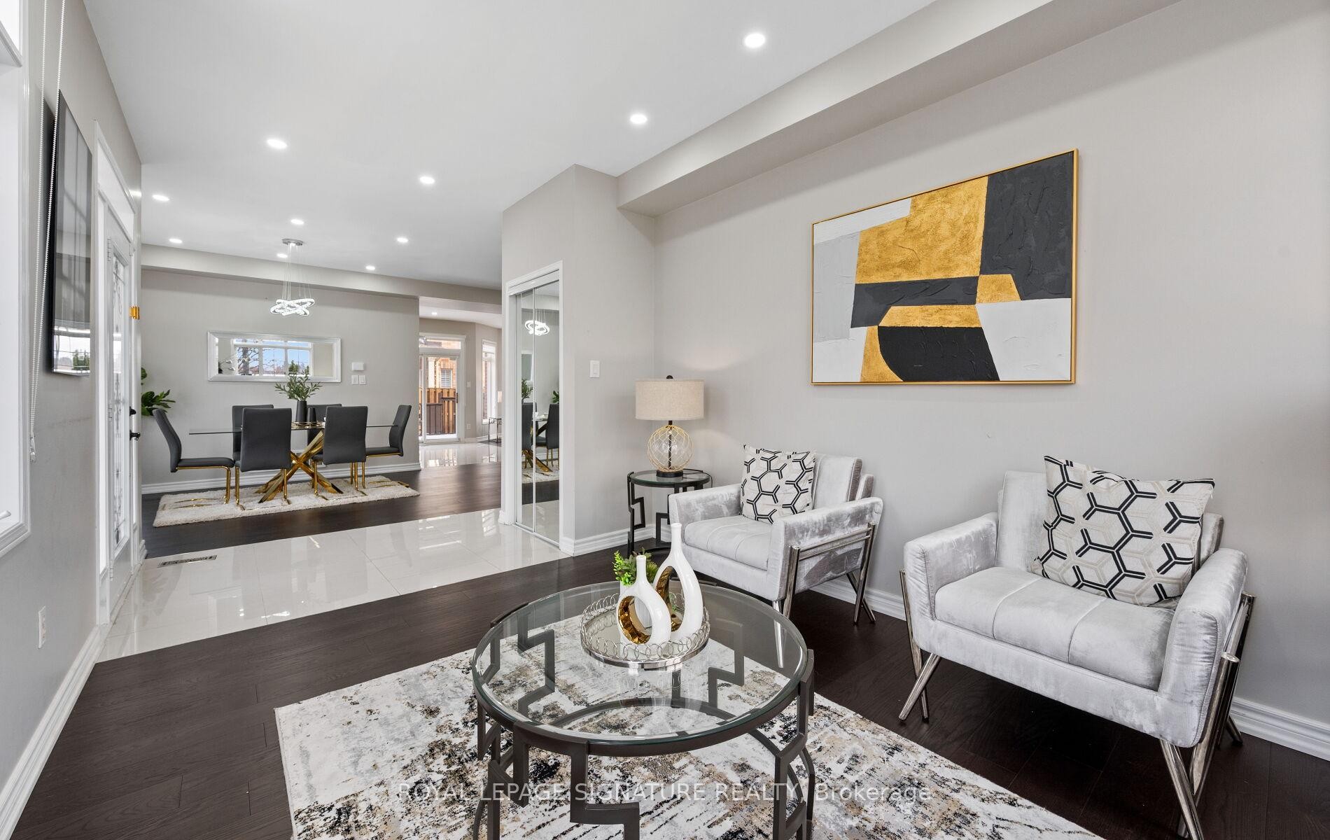 3849 Talias Crescent, Mississauga, ON - Indoor Photo Showing Living Room
