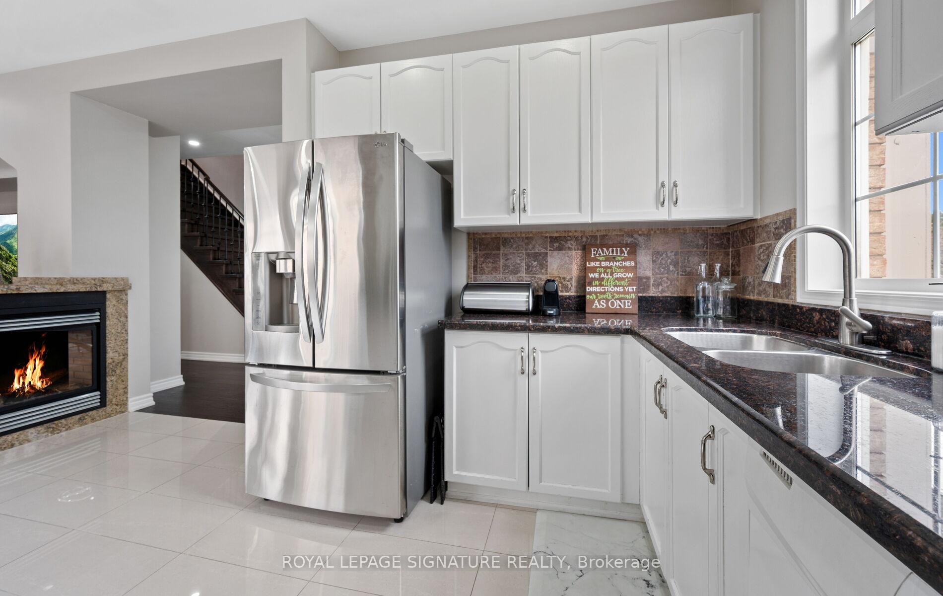 3849 Talias Crescent, Mississauga, ON - Indoor Photo Showing Kitchen With Stainless Steel Kitchen With Double Sink