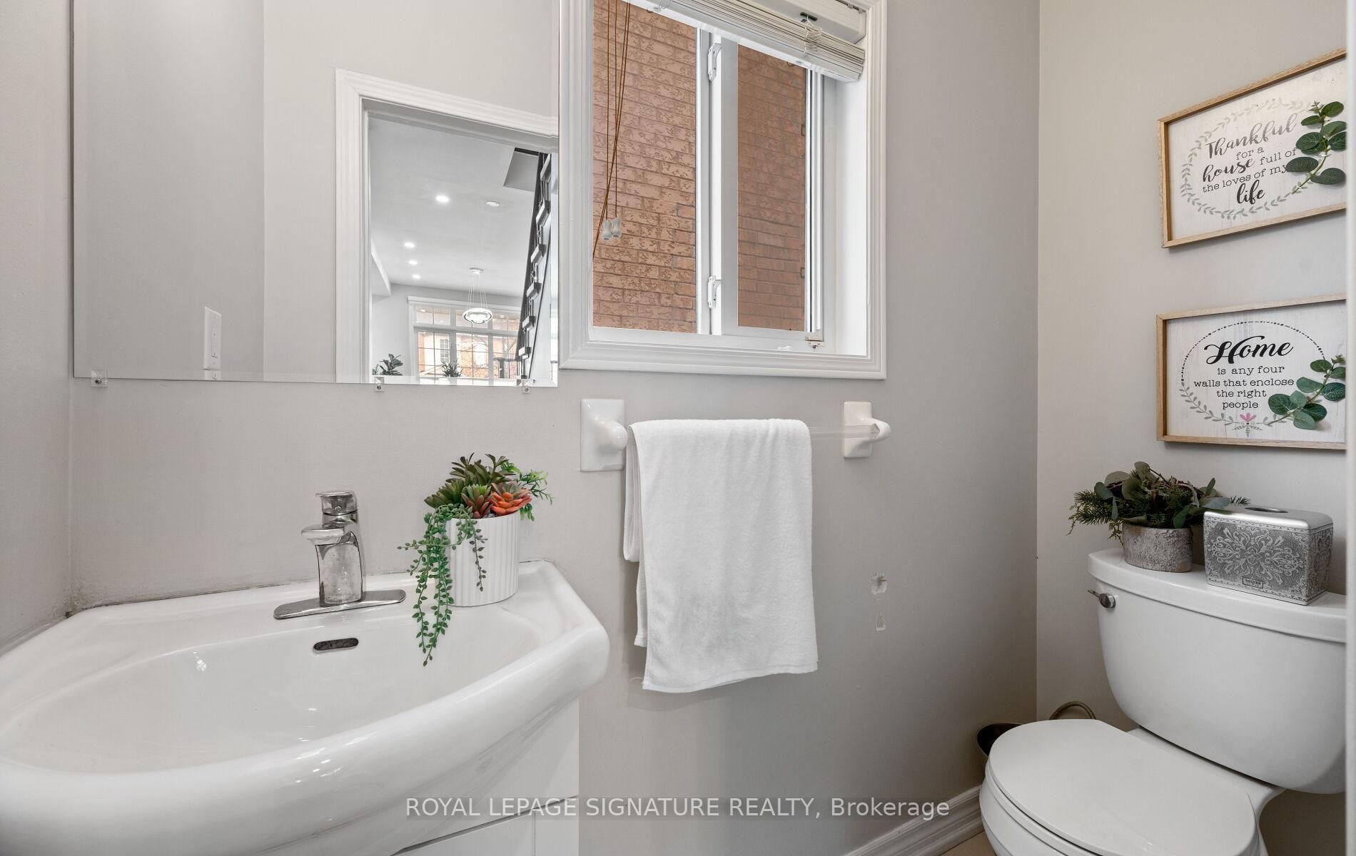 3849 Talias Crescent, Mississauga, ON - Indoor Photo Showing Bathroom