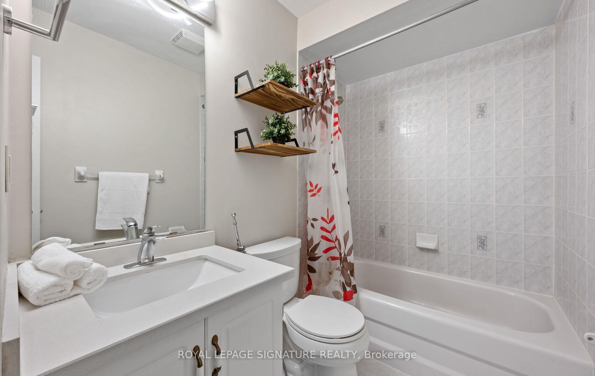 3849 Talias Crescent, Mississauga, ON - Indoor Photo Showing Bathroom