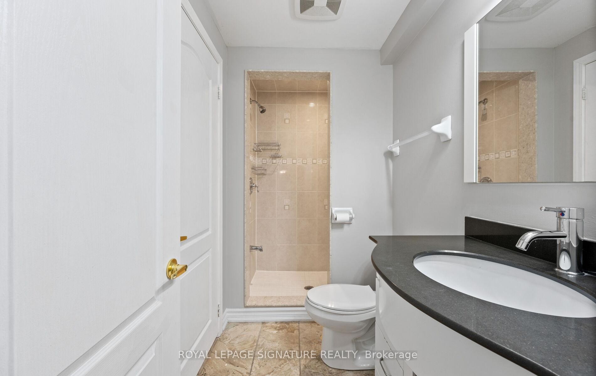 3849 Talias Crescent, Mississauga, ON - Indoor Photo Showing Bathroom
