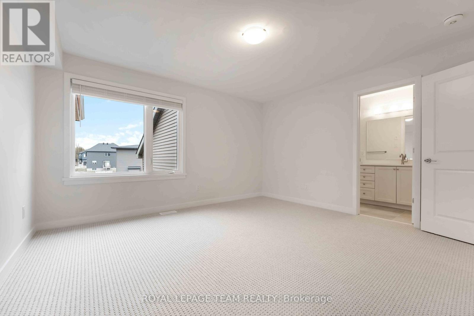 91 Gartersnake Way, Ottawa, ON - Indoor Photo Showing Other Room