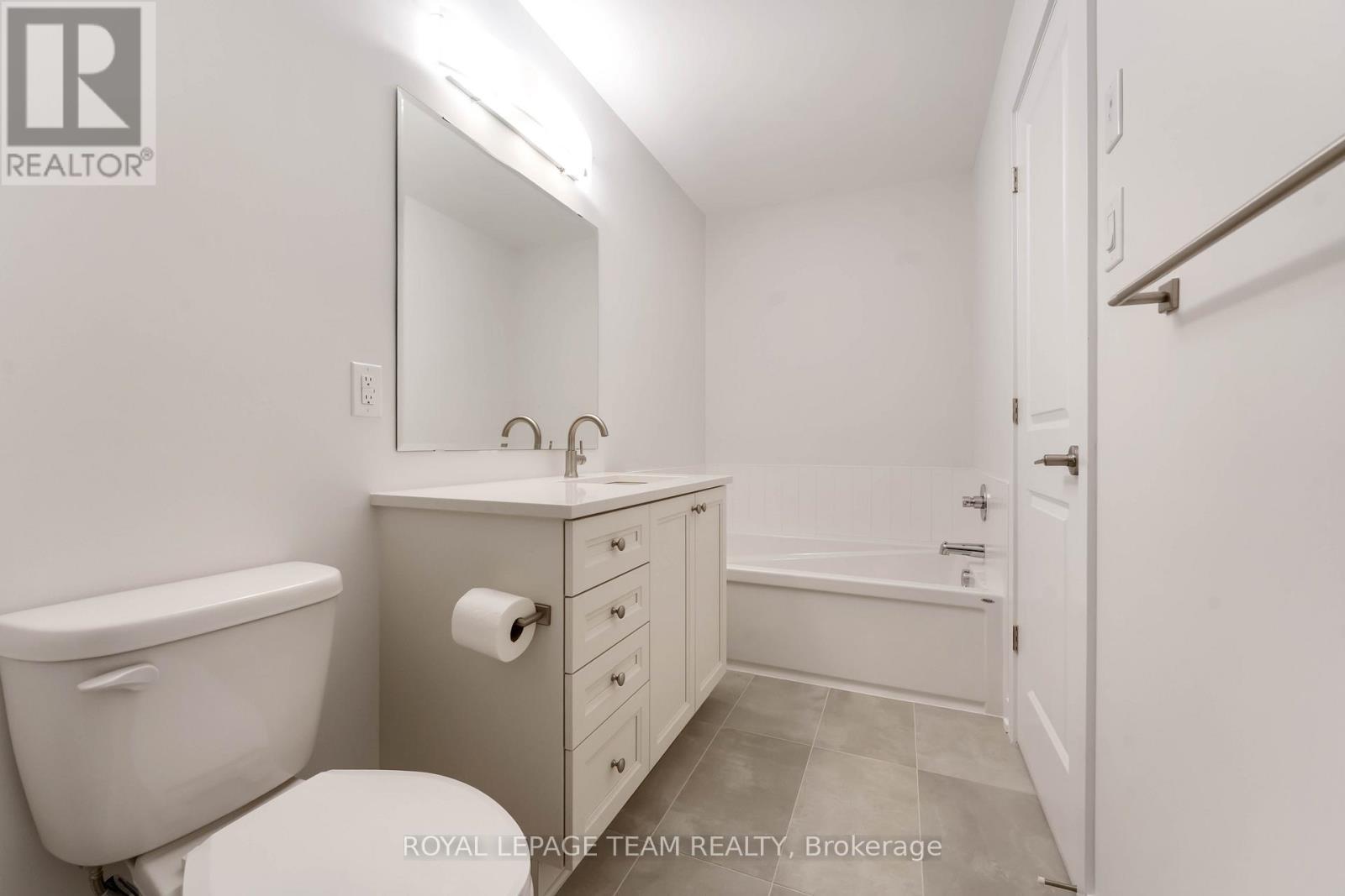 91 Gartersnake Way, Ottawa, ON - Indoor Photo Showing Bathroom