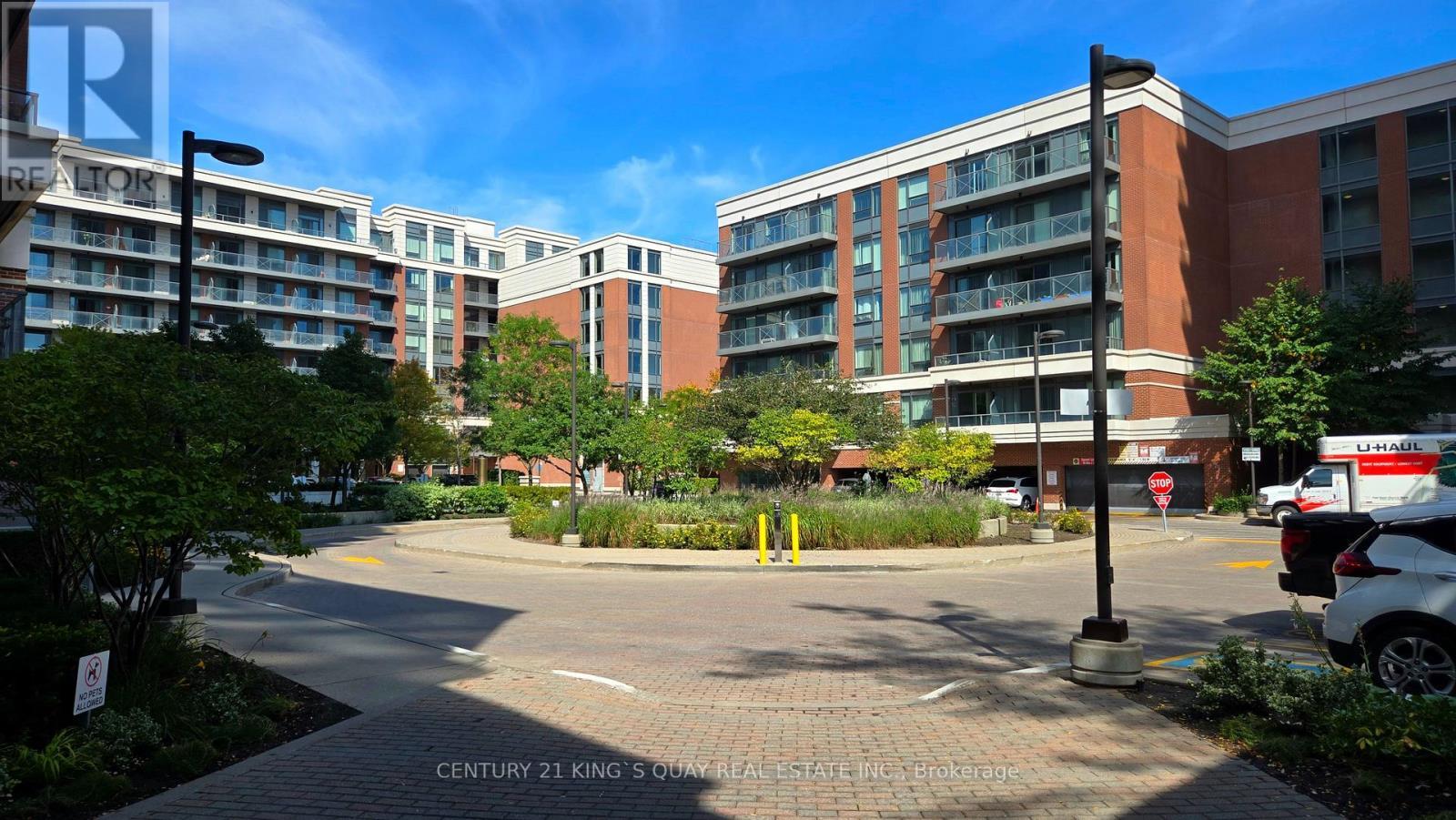 1208 - 1 Uptown Drive, Markham, ON - Outdoor With Facade