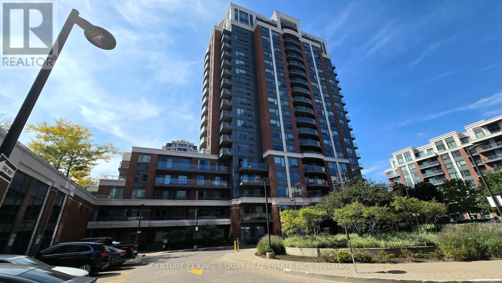 1208 - 1 Uptown Drive, Markham, ON - Outdoor With Facade