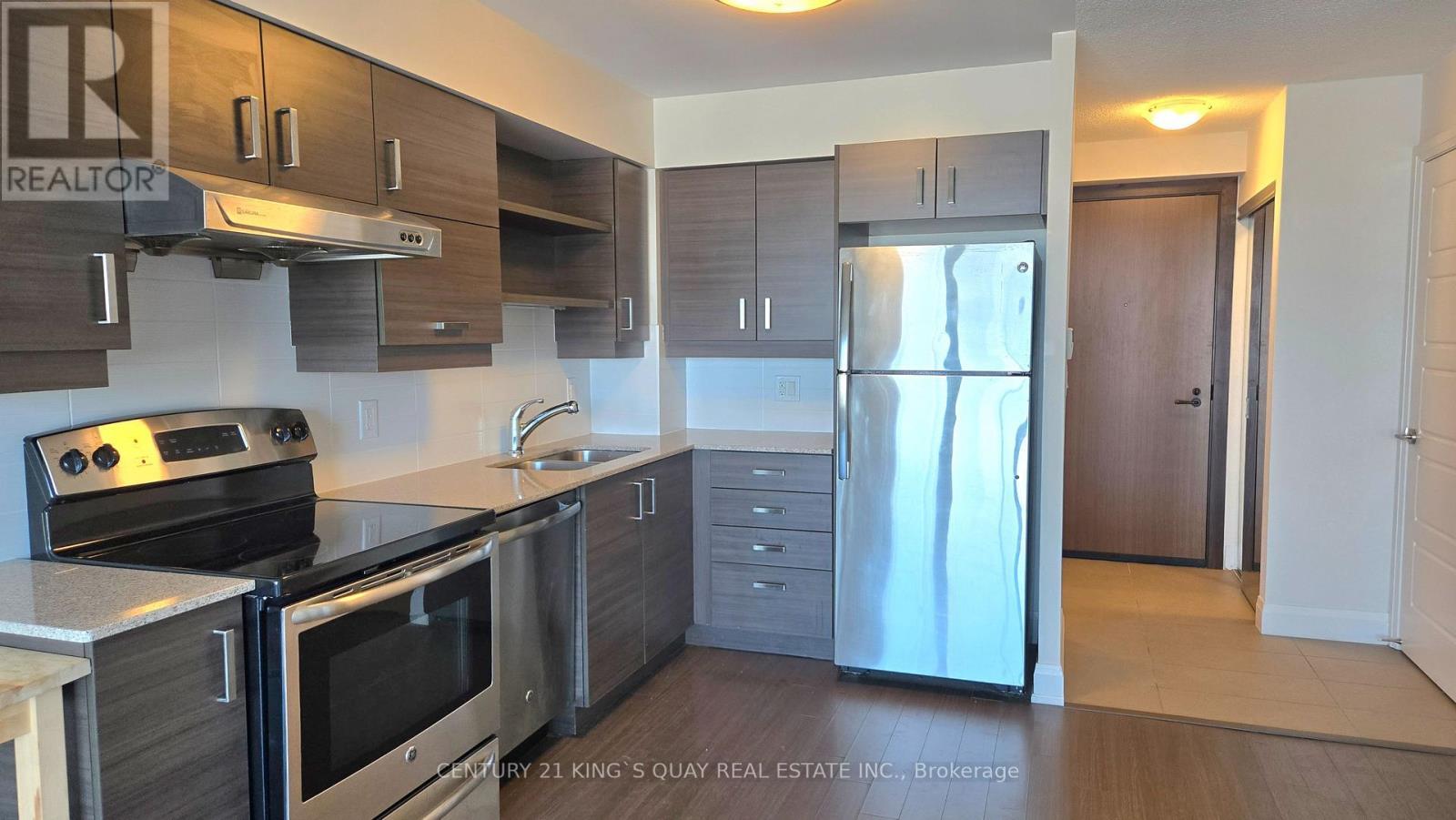 1208 - 1 Uptown Drive, Markham, ON - Indoor Photo Showing Kitchen With Double Sink