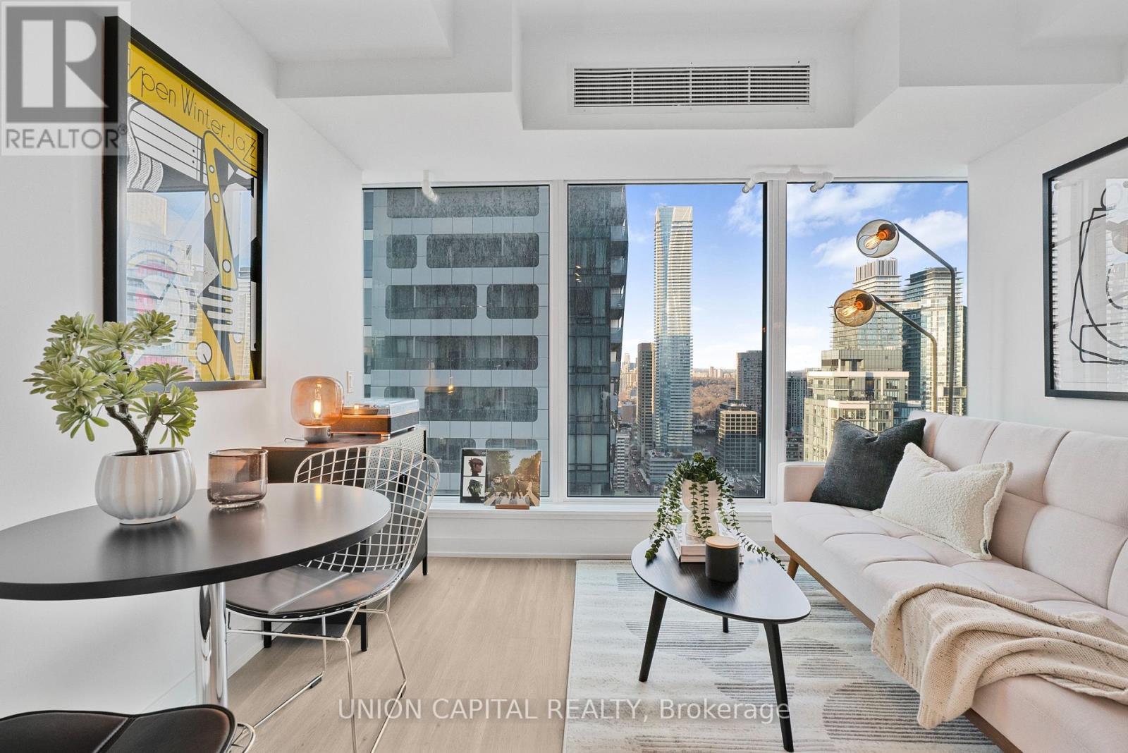 4308 - 8 Wellesley Street W, Toronto, ON - Indoor