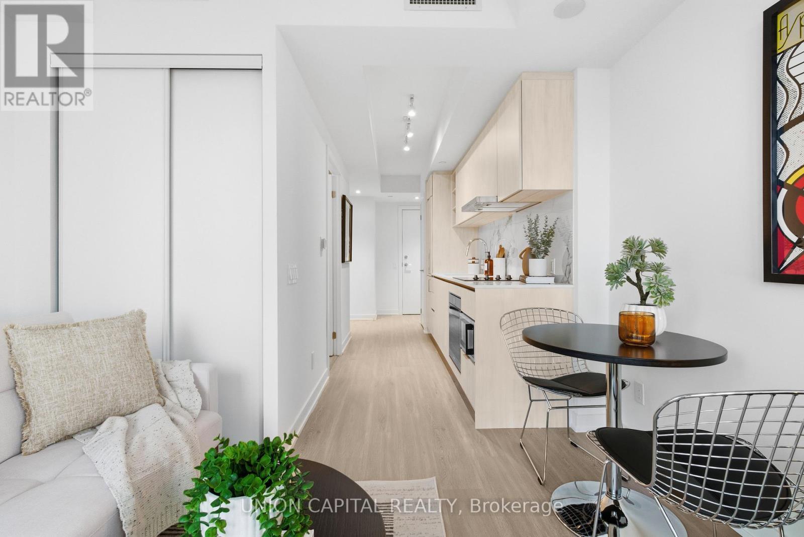 4308 - 8 Wellesley Street W, Toronto, ON - Indoor Photo Showing Other Room