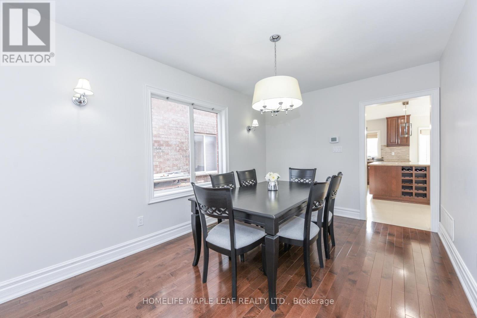 7 Southbury Manor Drive, Caledon, ON - Indoor Photo Showing Dining Room