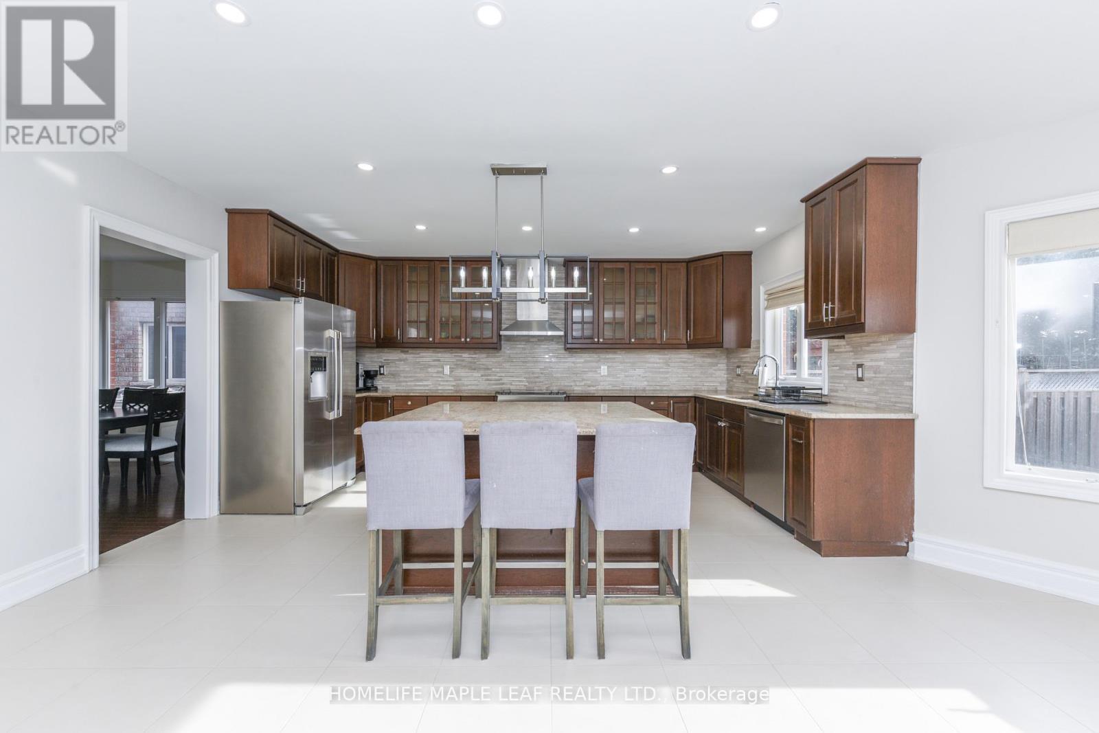 7 Southbury Manor Drive, Caledon, ON - Indoor Photo Showing Kitchen