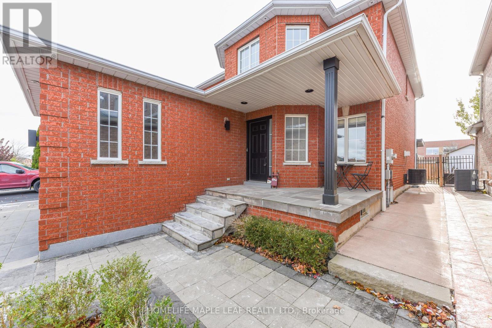 7 Southbury Manor Drive, Caledon, ON - Outdoor With Exterior