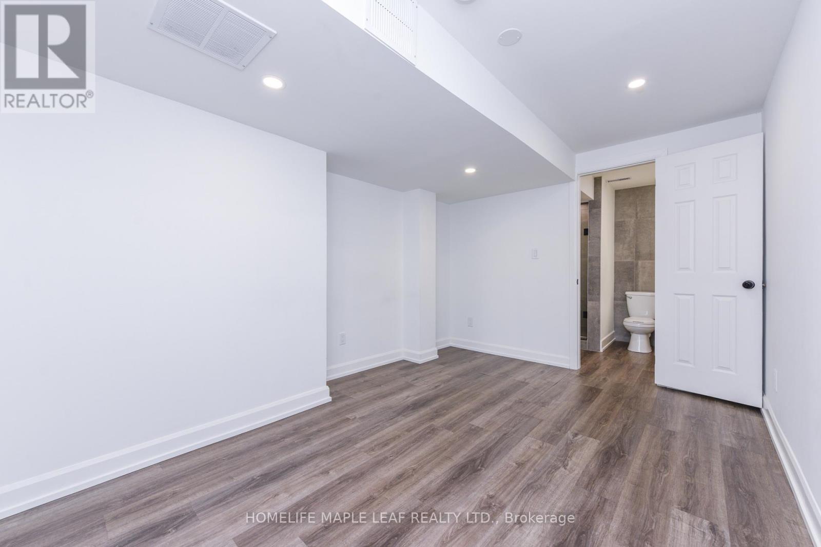 7 Southbury Manor Drive, Caledon, ON - Indoor Photo Showing Other Room