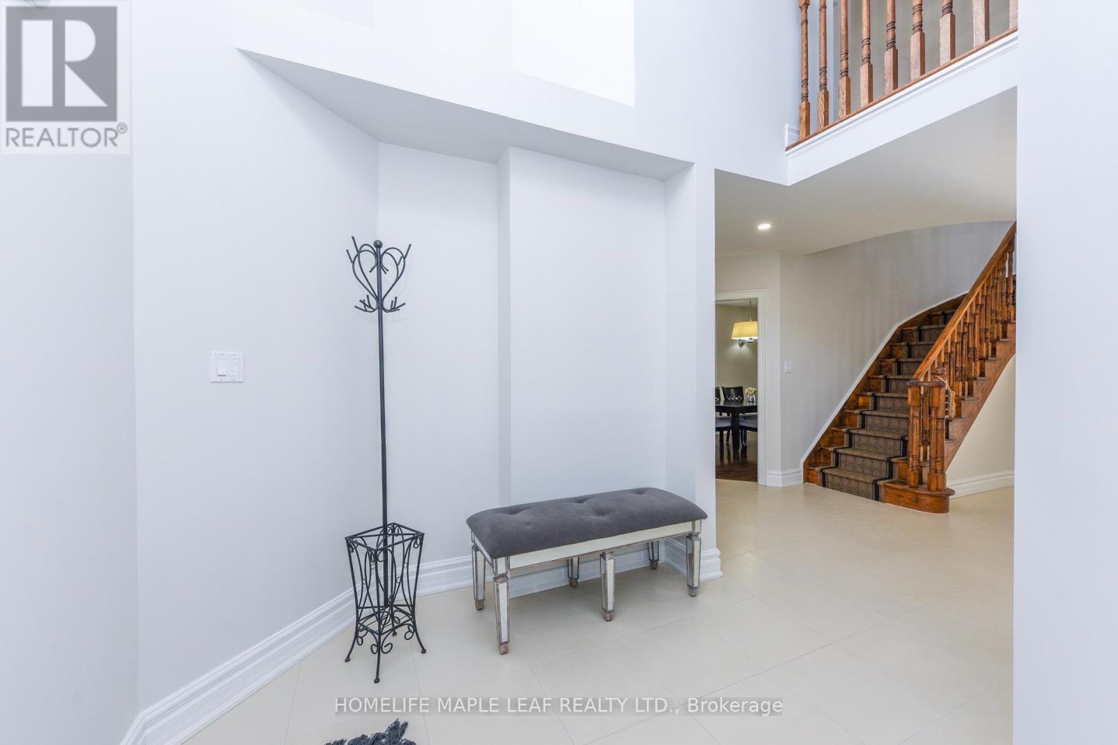 7 Southbury Manor Drive, Caledon, ON - Indoor Photo Showing Other Room