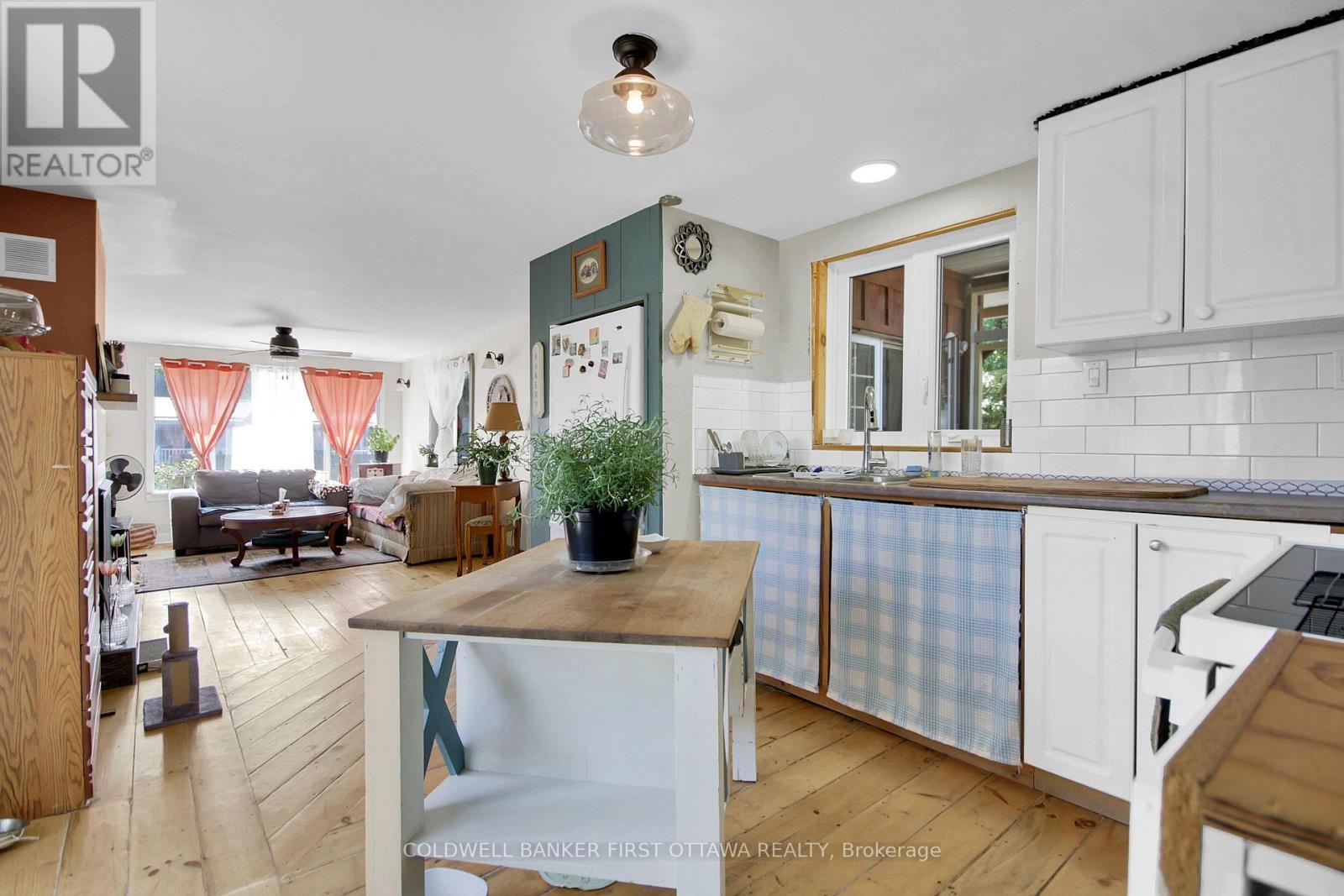 6 Fetherston Lane, North Grenville, ON - Indoor Photo Showing Kitchen With Double Sink