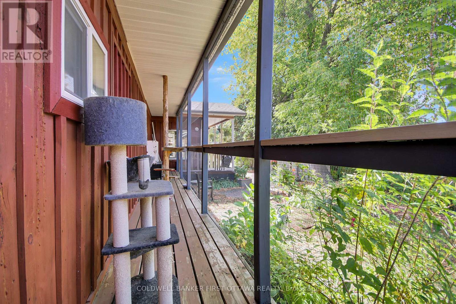 Catio- screened in cat patio - 6 Fetherston Lane, North Grenville, ON - With Exterior