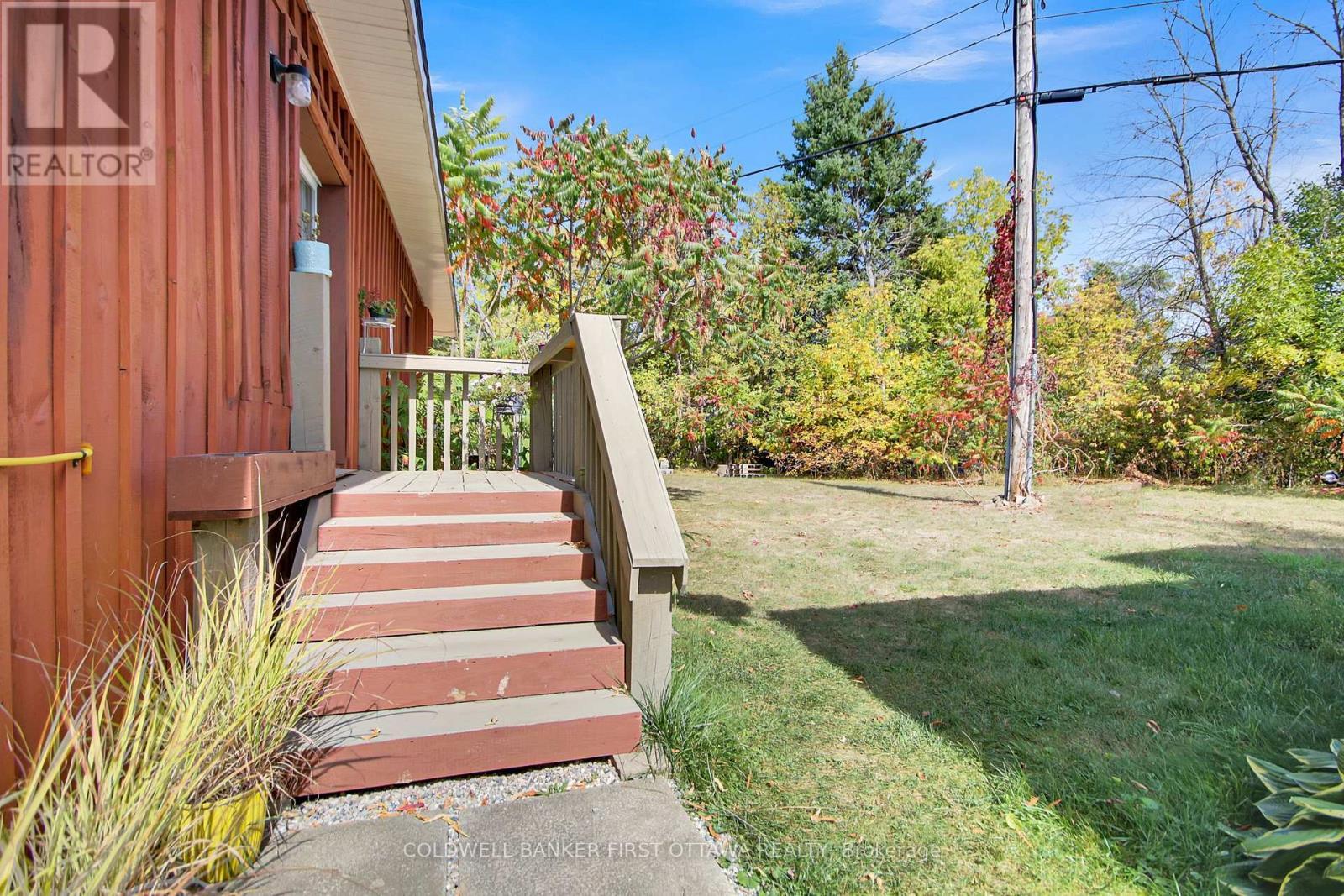 Sliding back patio door with deck - 6 Fetherston Lane, North Grenville, ON - Outdoor