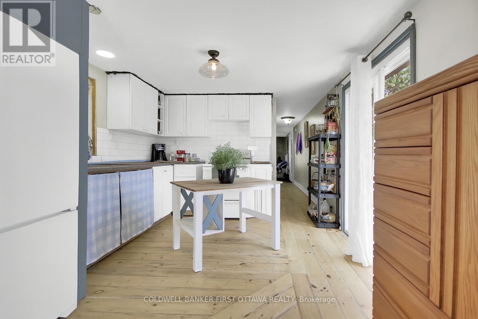 Kitchen - 6 Fetherston Lane, North Grenville, ON - Indoor Photo Showing Kitchen