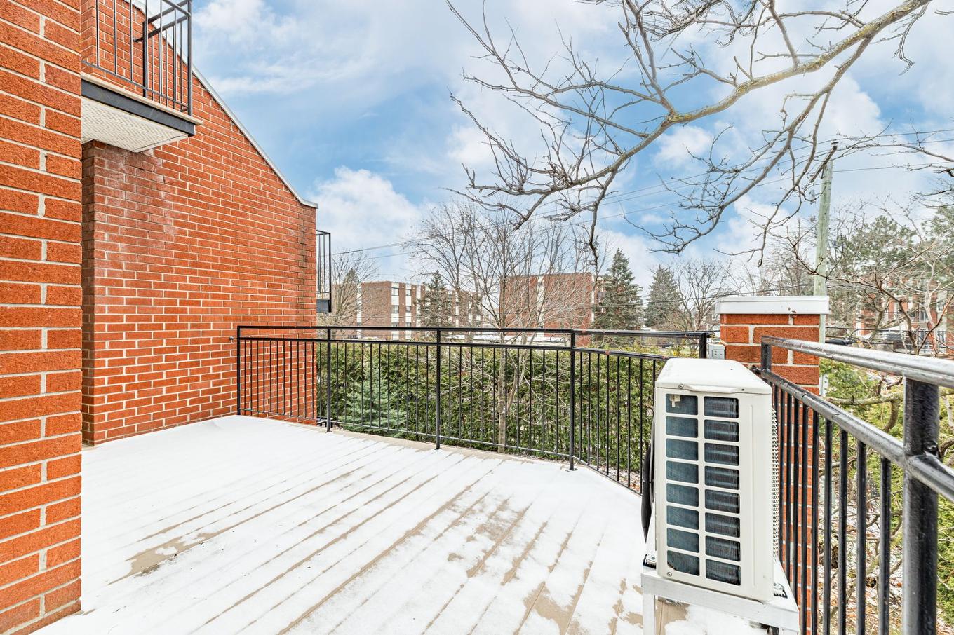 Balcon - 602 Crois. De Namur, Saint-Lambert, QC - Outdoor