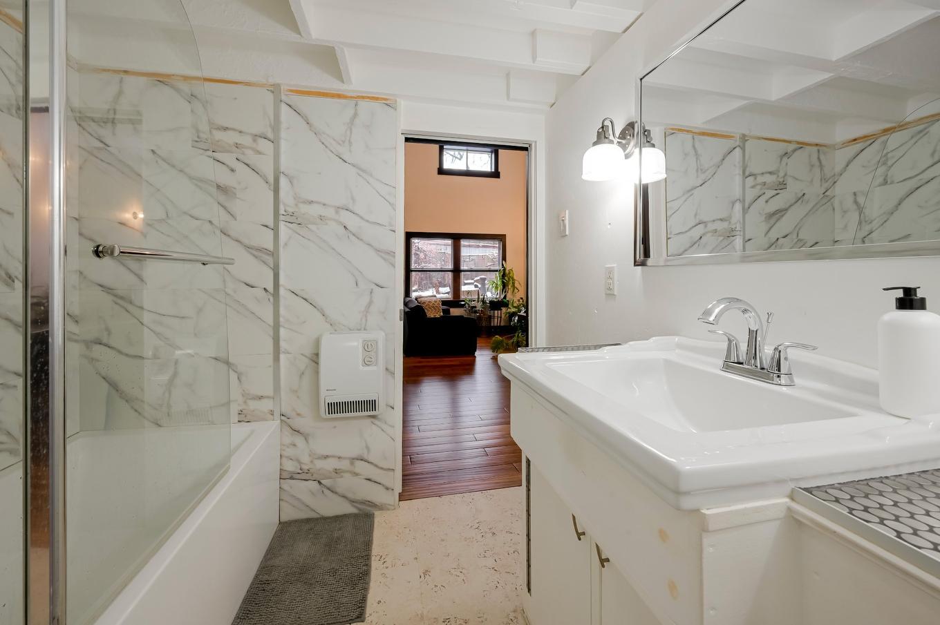 Bathroom - 340 - 342 Rue Notre-Dame, Granby, QC - Indoor Photo Showing Bathroom