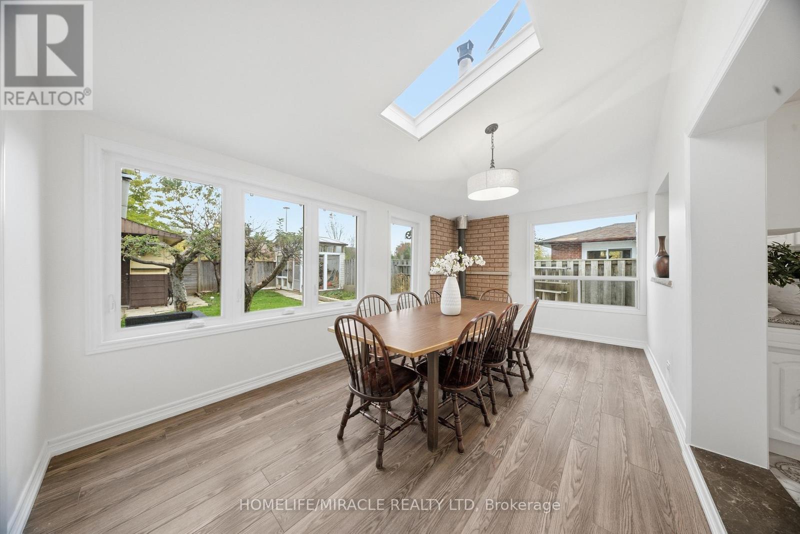 4343 Alta Court, Mississauga, ON - Indoor Photo Showing Dining Room
