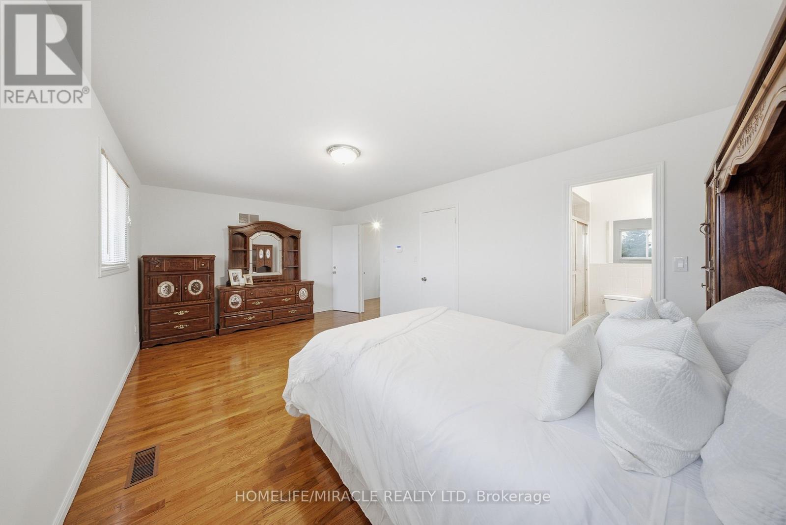 4343 Alta Court, Mississauga, ON - Indoor Photo Showing Bedroom