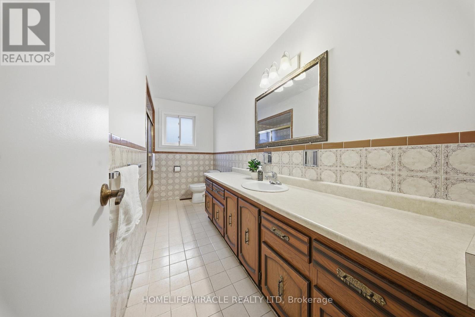 4343 Alta Court, Mississauga, ON - Indoor Photo Showing Bathroom