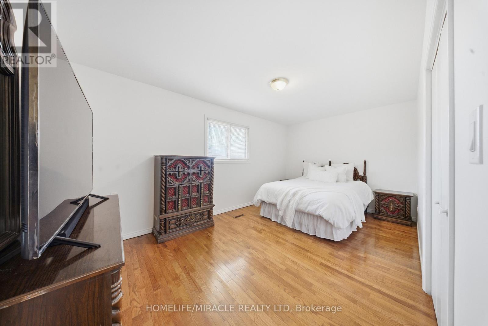 4343 Alta Court, Mississauga, ON - Indoor Photo Showing Bedroom