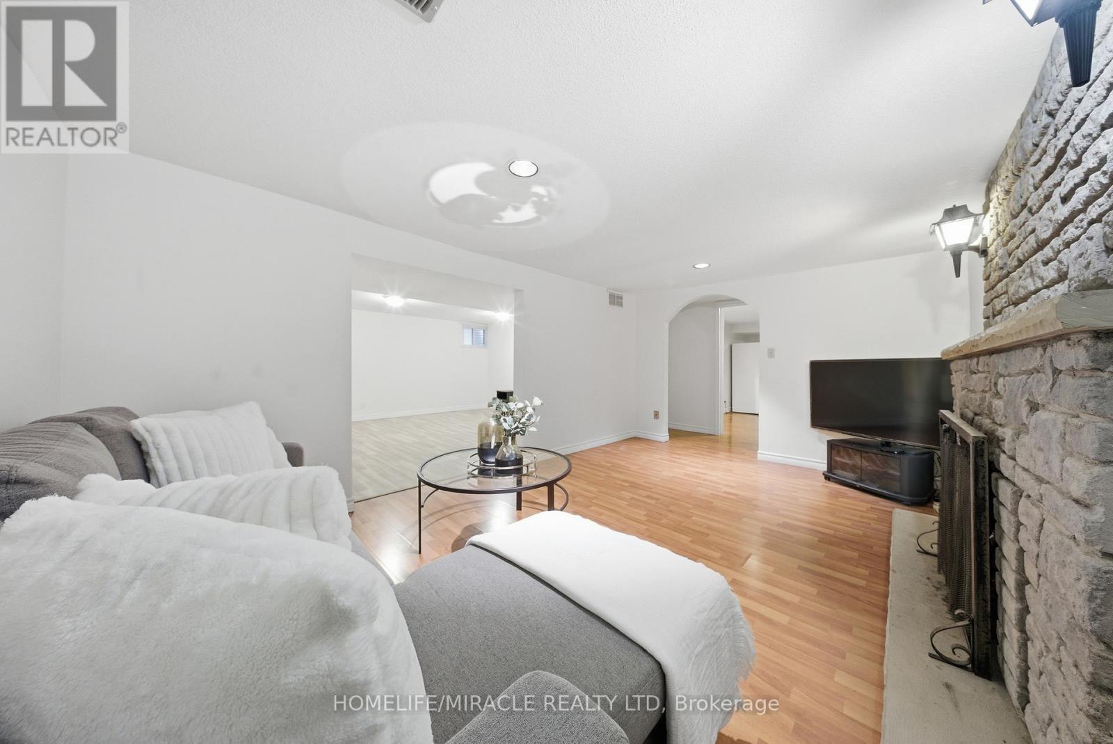 4343 Alta Court, Mississauga, ON - Indoor With Fireplace