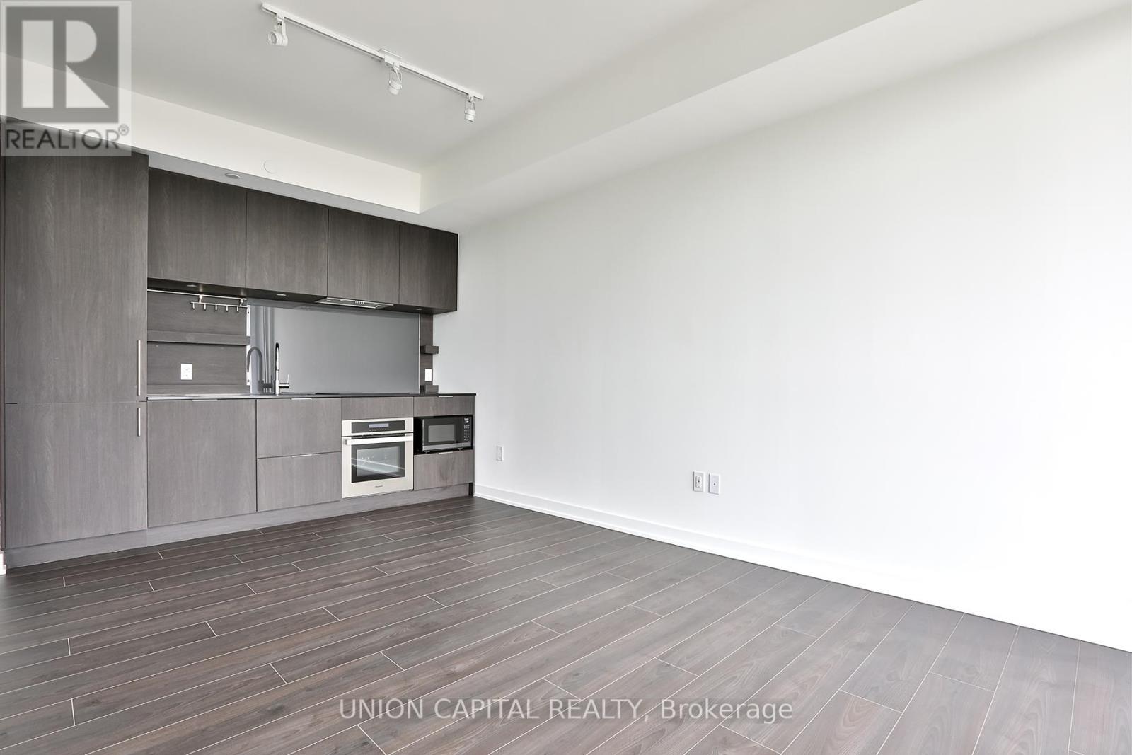 1002 - 28 Ann Street, Mississauga, ON - Indoor