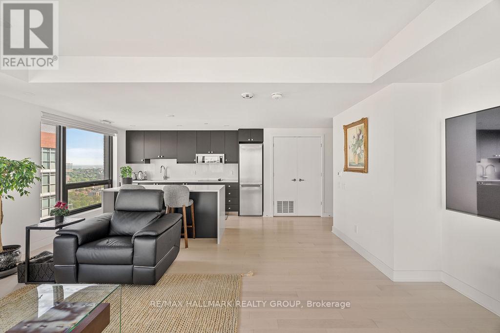 2102 - 180 George Street, Ottawa, ON - Indoor Photo Showing Living Room