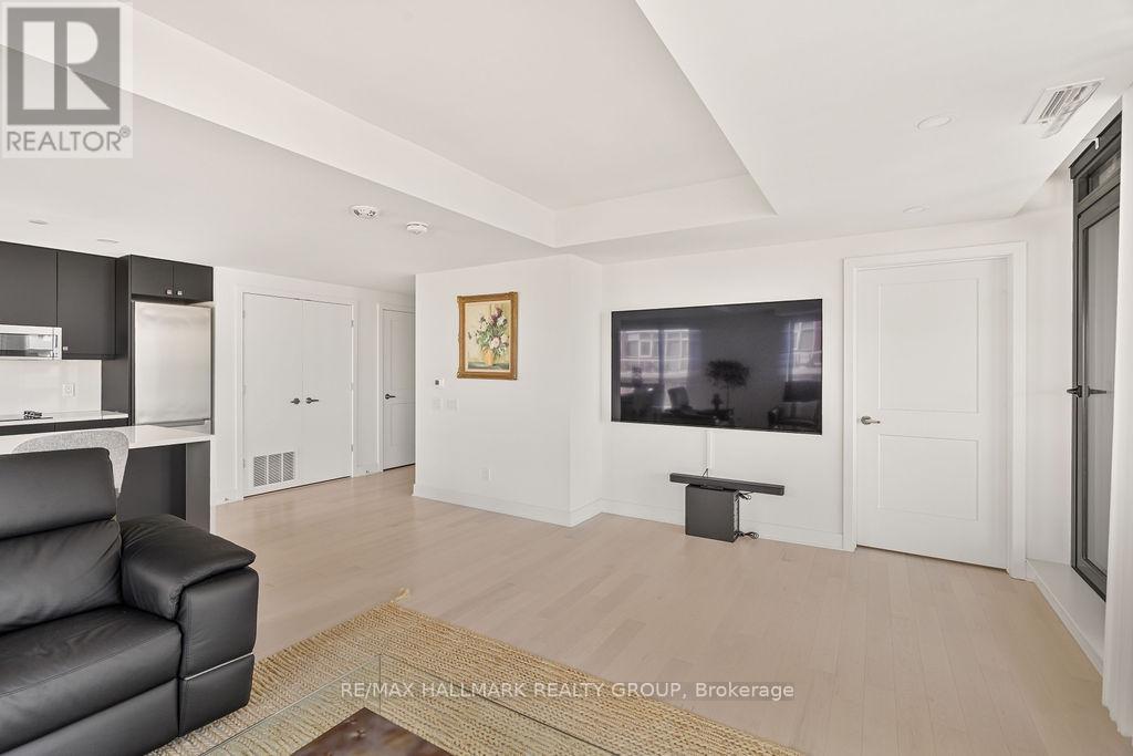 2102 - 180 George Street, Ottawa, ON - Indoor Photo Showing Living Room
