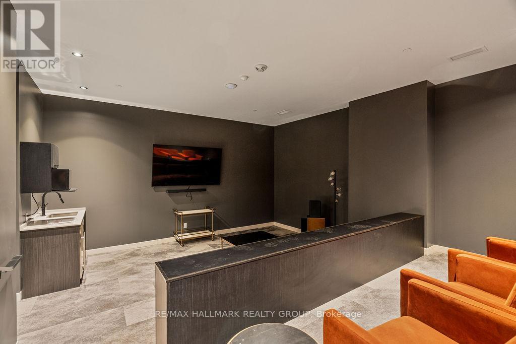 2102 - 180 George Street, Ottawa, ON - Indoor Photo Showing Other Room