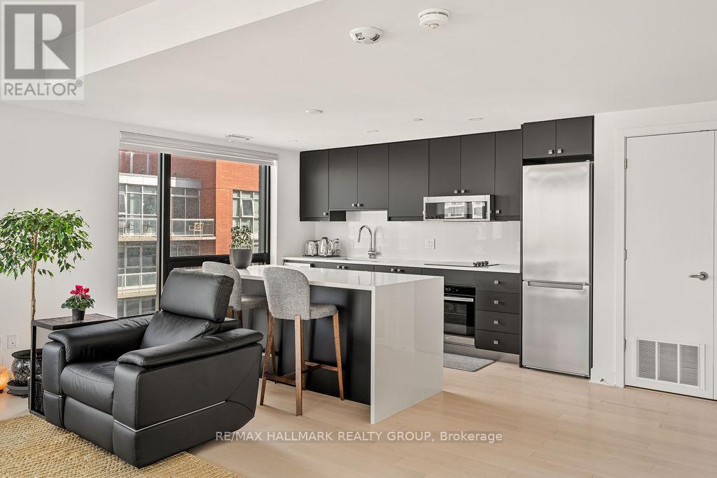 2102 - 180 George Street, Ottawa, ON - Indoor Photo Showing Kitchen