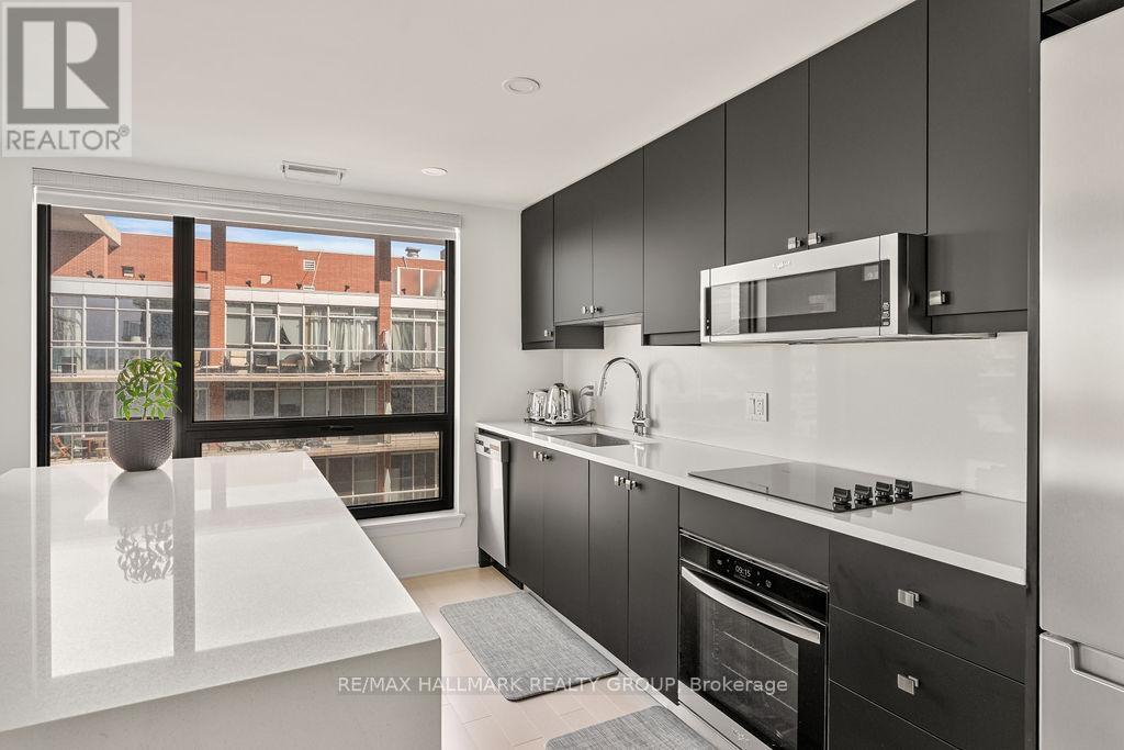 2102 - 180 George Street, Ottawa, ON - Indoor Photo Showing Kitchen With Upgraded Kitchen