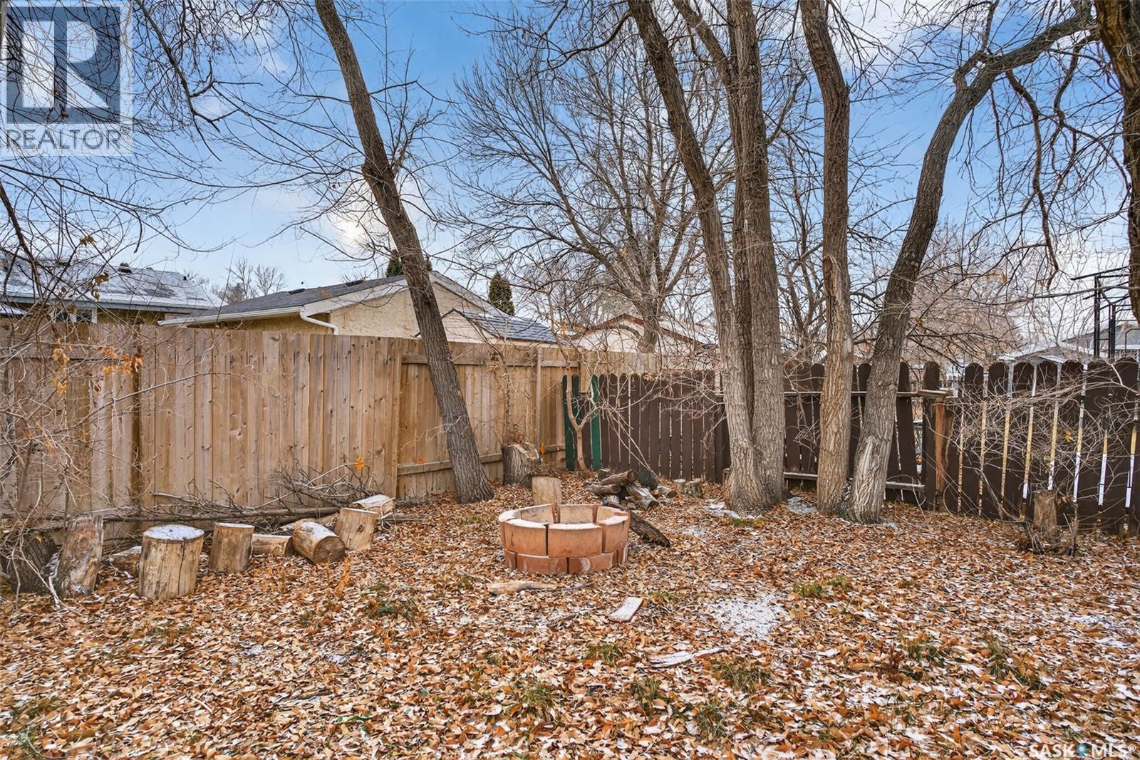 819 Gibson Court N, Regina, SK - Outdoor